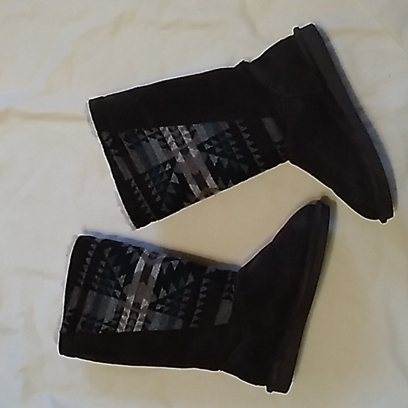 Womens Bearpaw suede leather brown and tan moccasin look boot size 6 - Picture 2 of 8